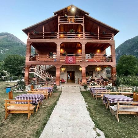 Bujtina Dreni Hotel Theth Bagian luar foto