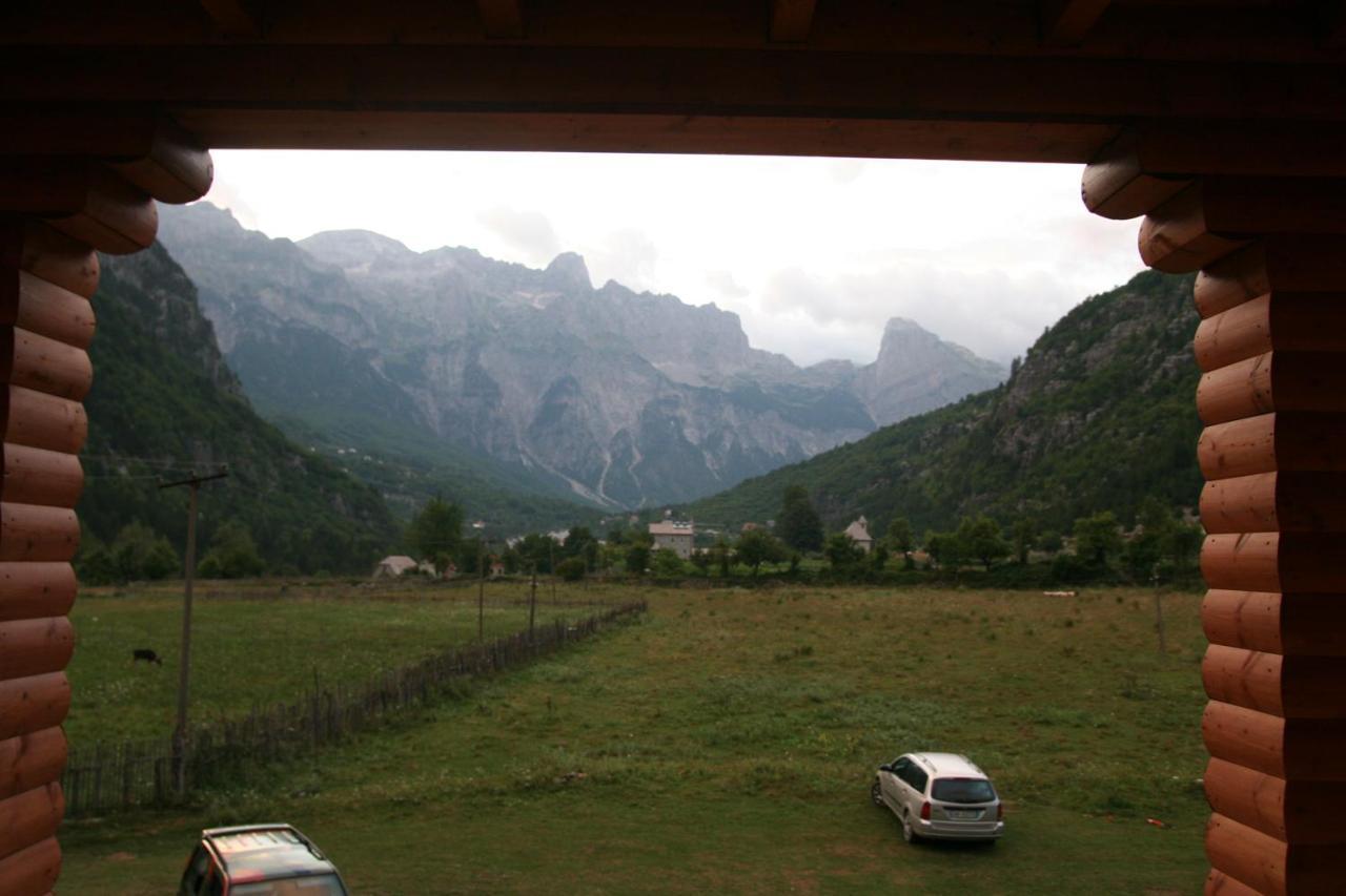 Bujtina Dreni Hotel Theth Bagian luar foto