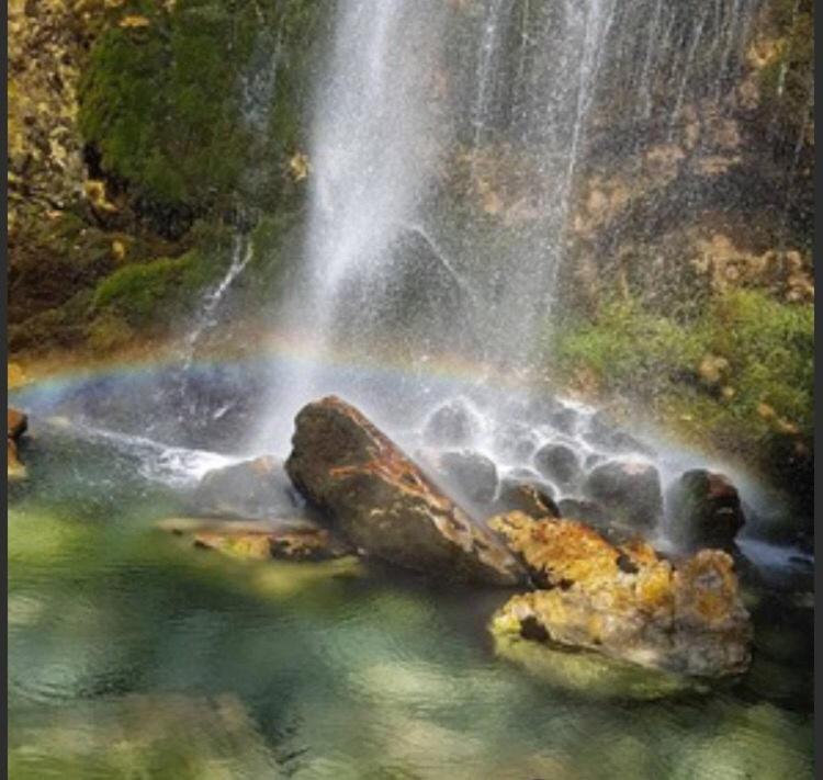 Bujtina Dreni Hotel Theth Bagian luar foto